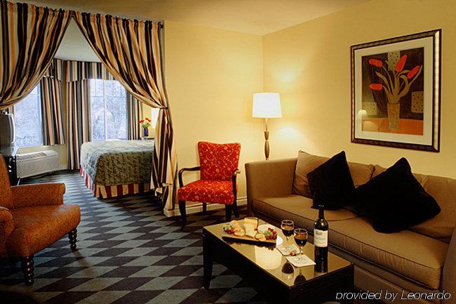 Plaza Inn & Suites At Ashland Creek Bilik gambar
